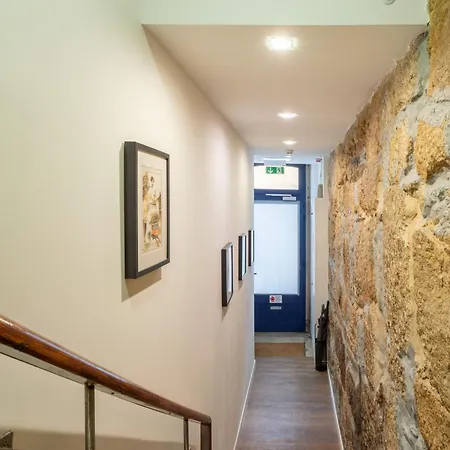 Charming Porto Gem Metro Balcony Central Location 아파트 *