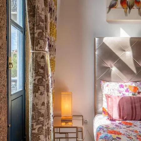 Charming Gem Metro Balcony Location Апартаменты