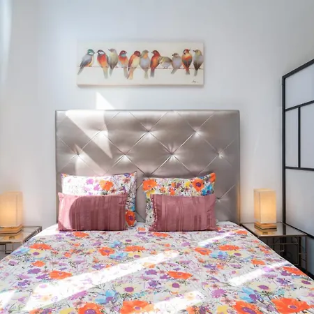 아파트 Cozy Star 1 Balcony Ac Near Merto 포르투