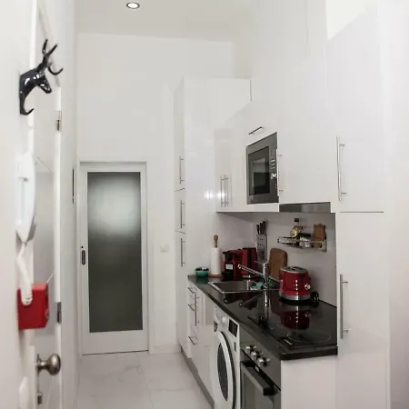 Cozy Star 1 Balcony Ac Near Merto Апартаменты