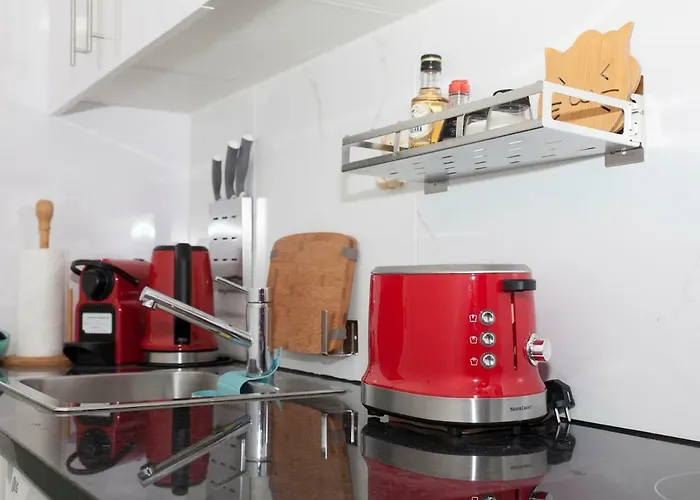 Cozy Star 1 Balcony Ac Near Merto * 波尔图